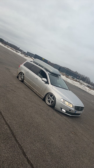 Volvo V70 7 of 9