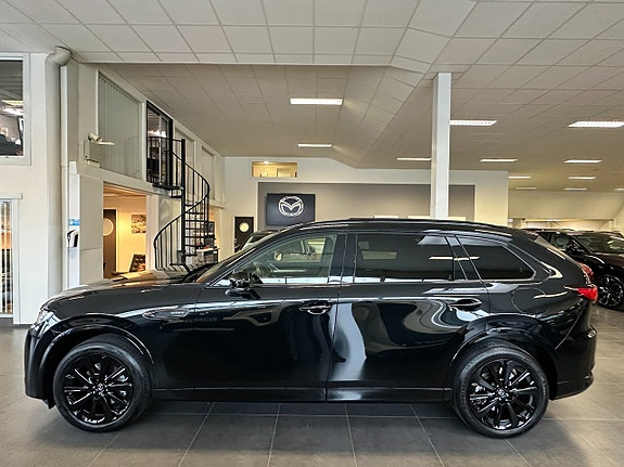 Mazda CX-80 2 of 16