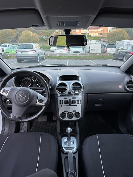 Opel Corsa 11 of 15