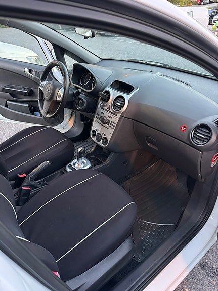 Opel Corsa 10 of 15
