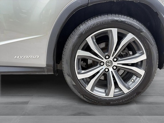 Lexus RX450h 22 of 24