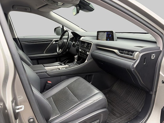 Lexus RX450h 8 of 24