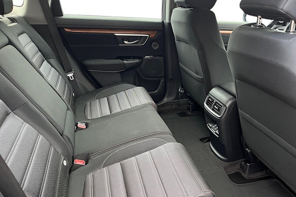 Honda CR-V 25 of 30