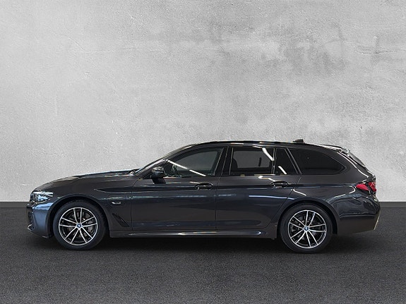BMW 530e 2 of 30