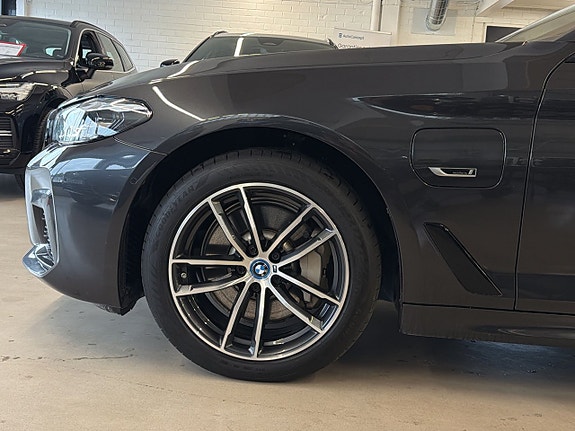BMW 530e 13 of 30