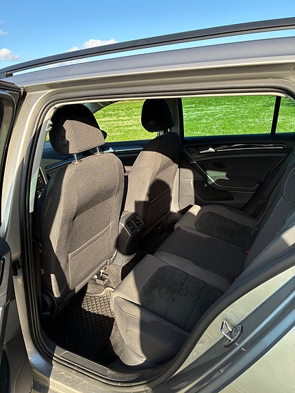 Volkswagen Golf VII 8 of 9