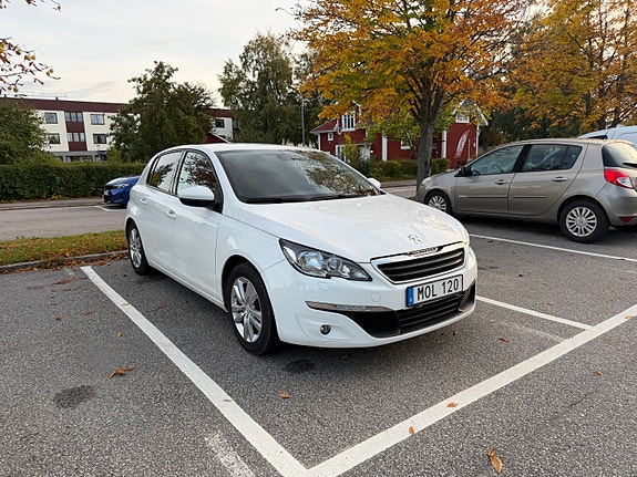 Peugeot 308 2 of 18