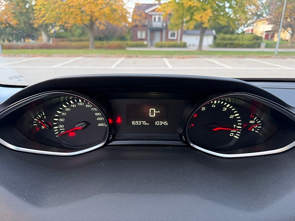 Peugeot 308 11 of 18