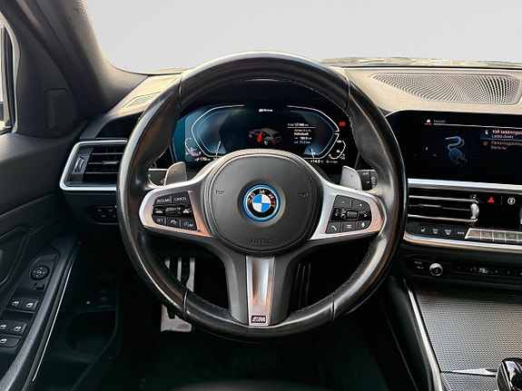 BMW 330e 14 of 24
