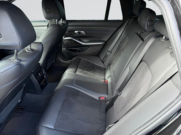 BMW 330e 15 of 24