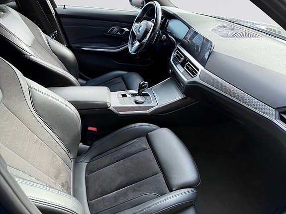 BMW 330e 16 of 24