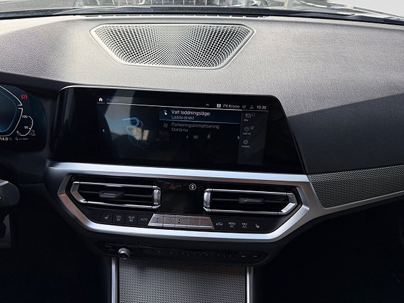 BMW 330e 13 of 24