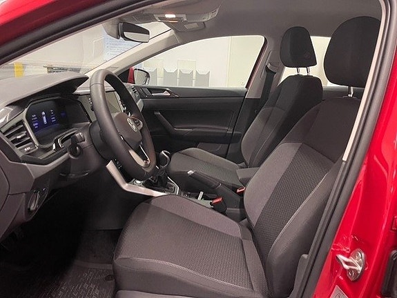 Volkswagen Polo 10 of 17