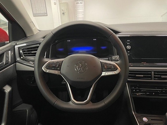 Volkswagen Polo 11 of 17