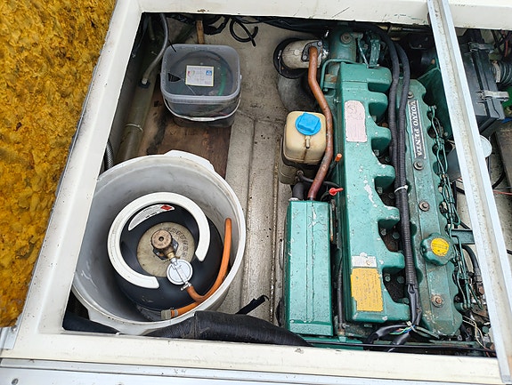 Fin windy 23 AQD40A Diesel 17 of 18