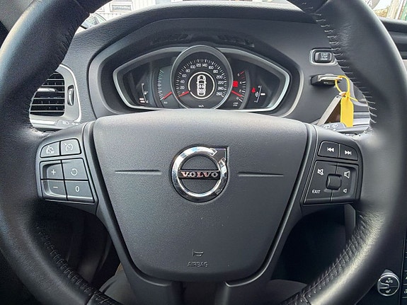 Volvo V40 18 of 22