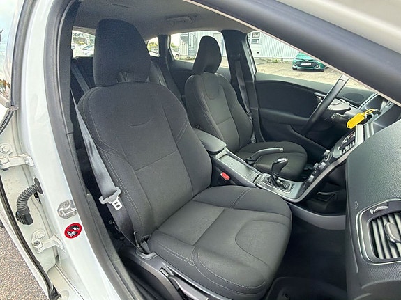 Volvo V40 13 of 22