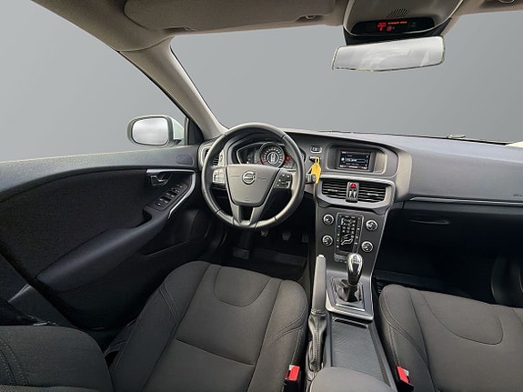 Volvo V40 10 of 22