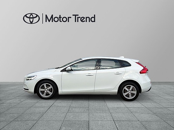 Volvo V40 3 of 22