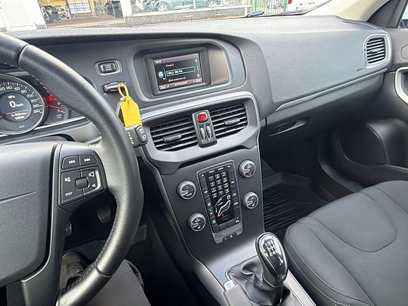 Volvo V40 21 of 22