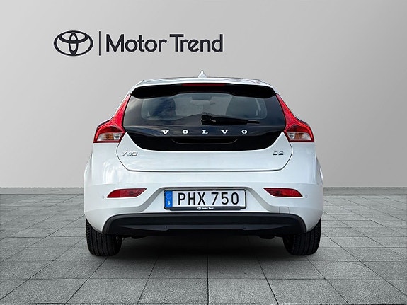 Volvo V40 4 of 22