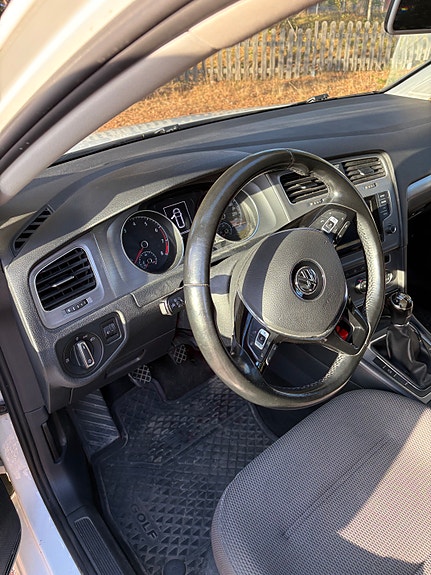Volkswagen Golf VII 5 of 5