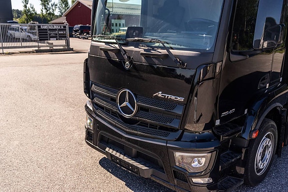 Mercedes Actros täckt biltransport 4 of 12
