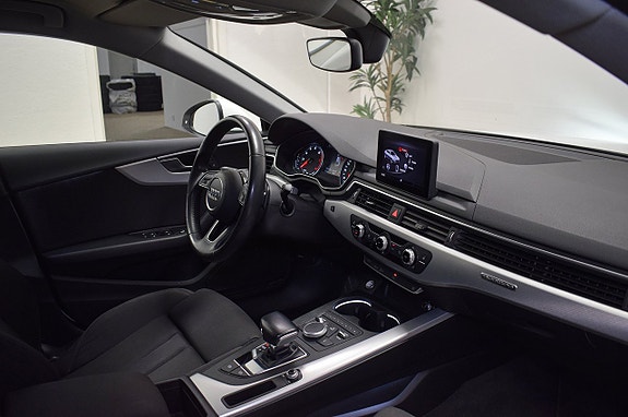 Audi A5 9 of 24