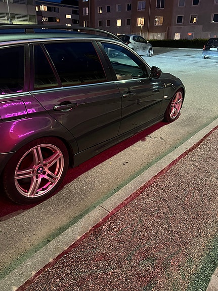 BMW 320d 3 of 6