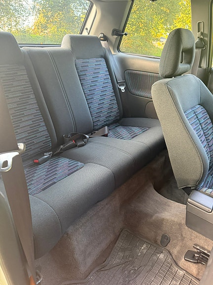 Mazda 323S 12 of 12