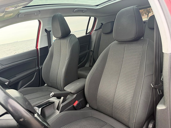 Peugeot 308 9 of 14