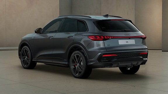 Audi Q5 2 of 11