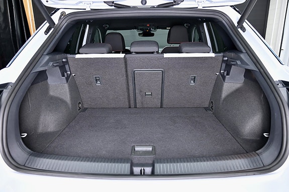 Volkswagen T-Roc 8 of 25