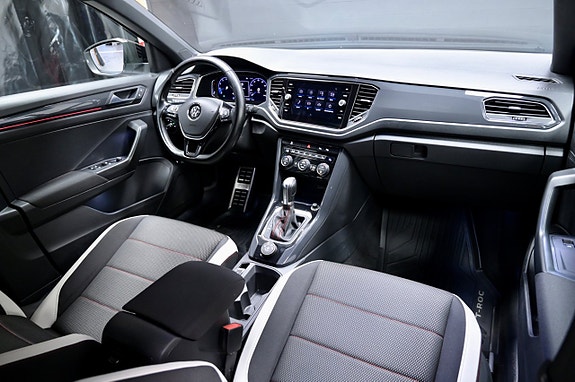 Volkswagen T-Roc 13 of 25