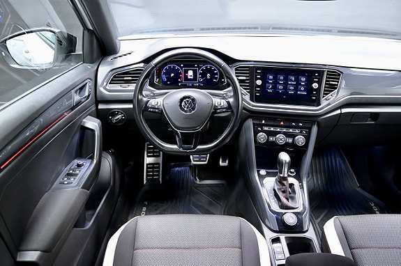 Volkswagen T-Roc 16 of 25