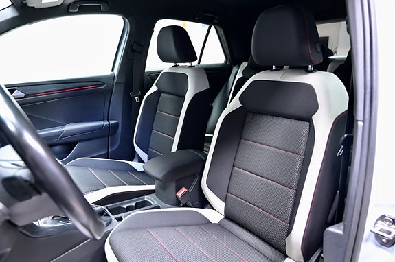 Volkswagen T-Roc 11 of 25