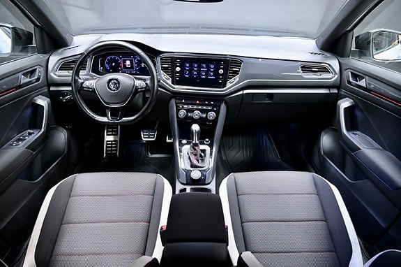 Volkswagen T-Roc 15 of 25