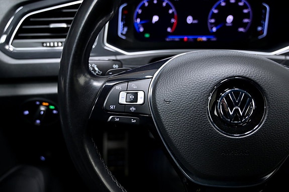 Volkswagen T-Roc 18 of 25