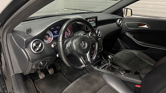 Mercedes-Benz A180 11 of 25
