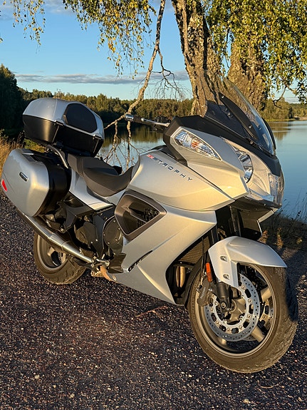 Triumph TROPHY 2 of 3