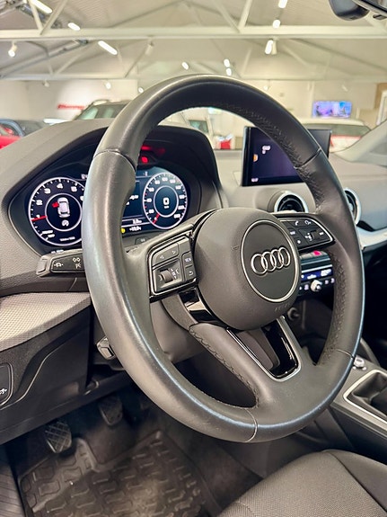 Audi Q2 5 of 13