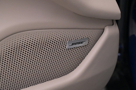 Porsche Taycan 4S 13 of 27