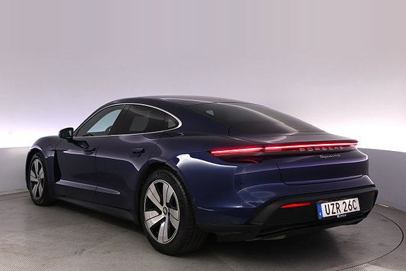 Porsche Taycan 4S 4 of 27