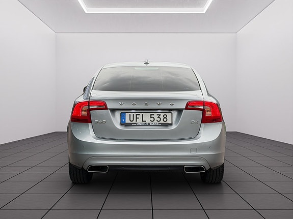 Volvo S60 4 of 23