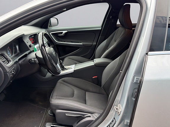 Volvo S60 13 of 23