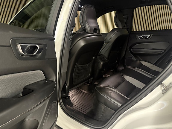 Volvo XC60 13 of 29