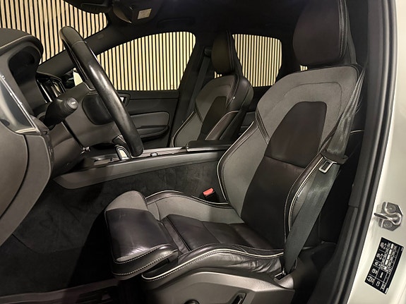 Volvo XC60 12 of 29