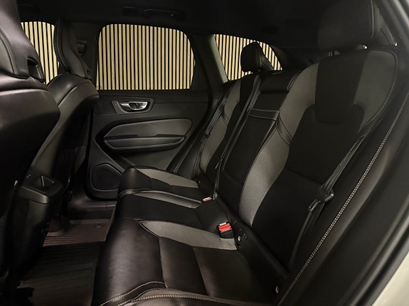 Volvo XC60 14 of 29