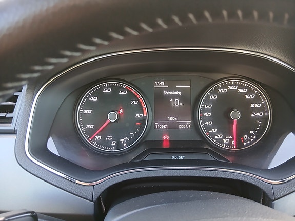Seat Arona 9 of 9
