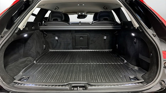 Volvo V90 Cross Country 12 of 13
